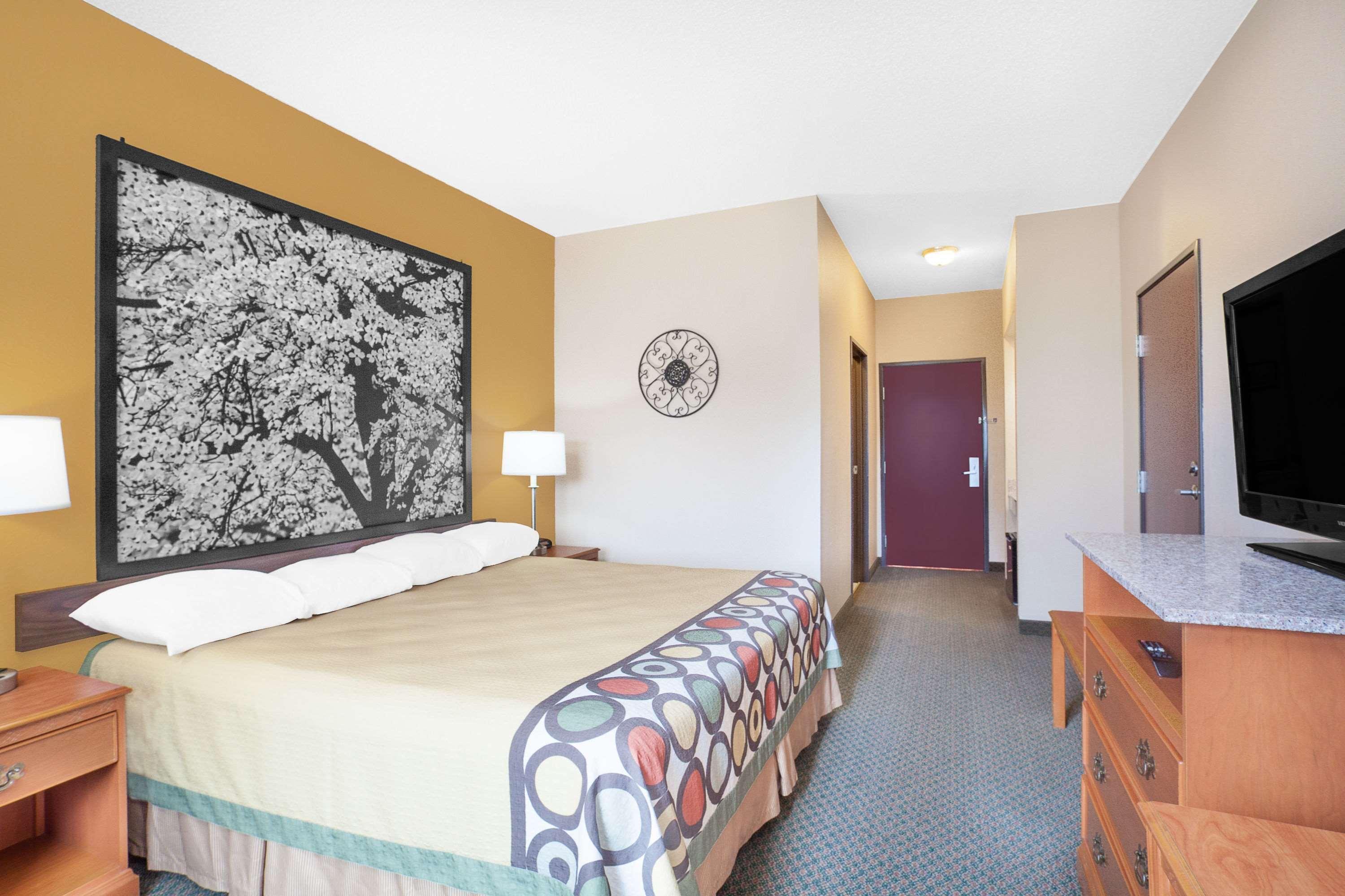 Super 8 By Wyndham Central City Eksteriør billede